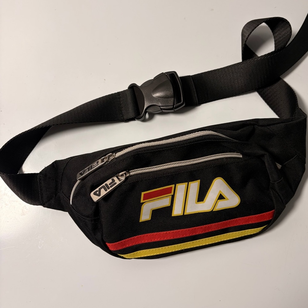 FILA UO Exclusive Racing Sling Bag